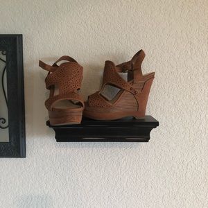 Gianni Bini Wedge brown heel size 8.5